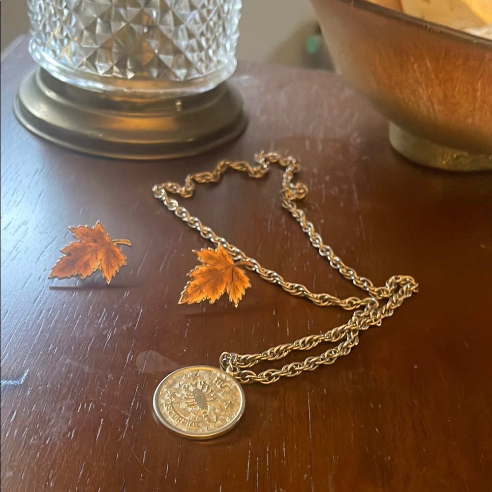 Elegant Gold Coin Pendant Necklace